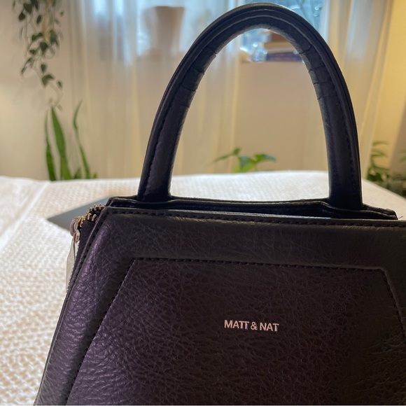 Matt&Nat Black Backpack - Picture 2 of 5